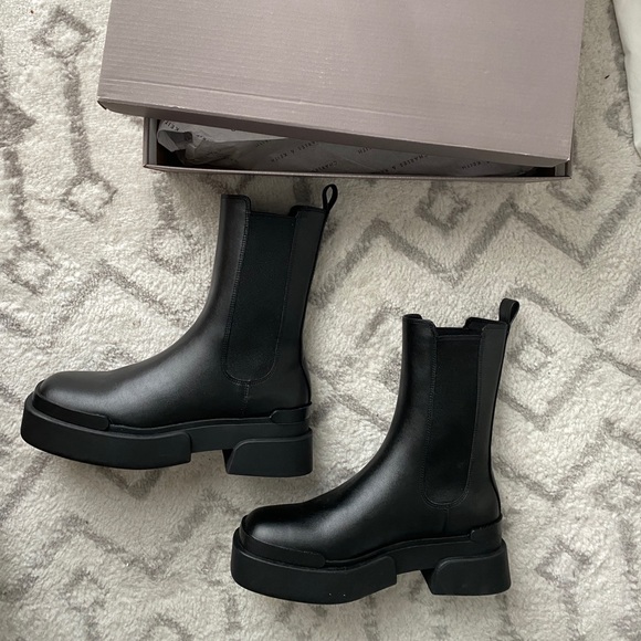 Shoes - Picture 1 of 4